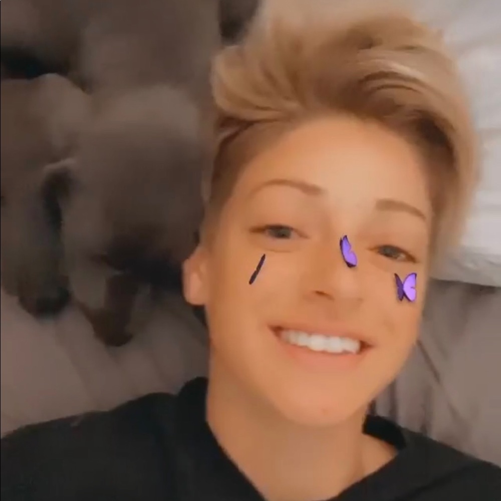 Meet your Posher, Laura